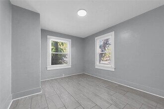 2118 Walton St S, Unit 221 in St. Petersburg, FL - Building Photo - Building Photo