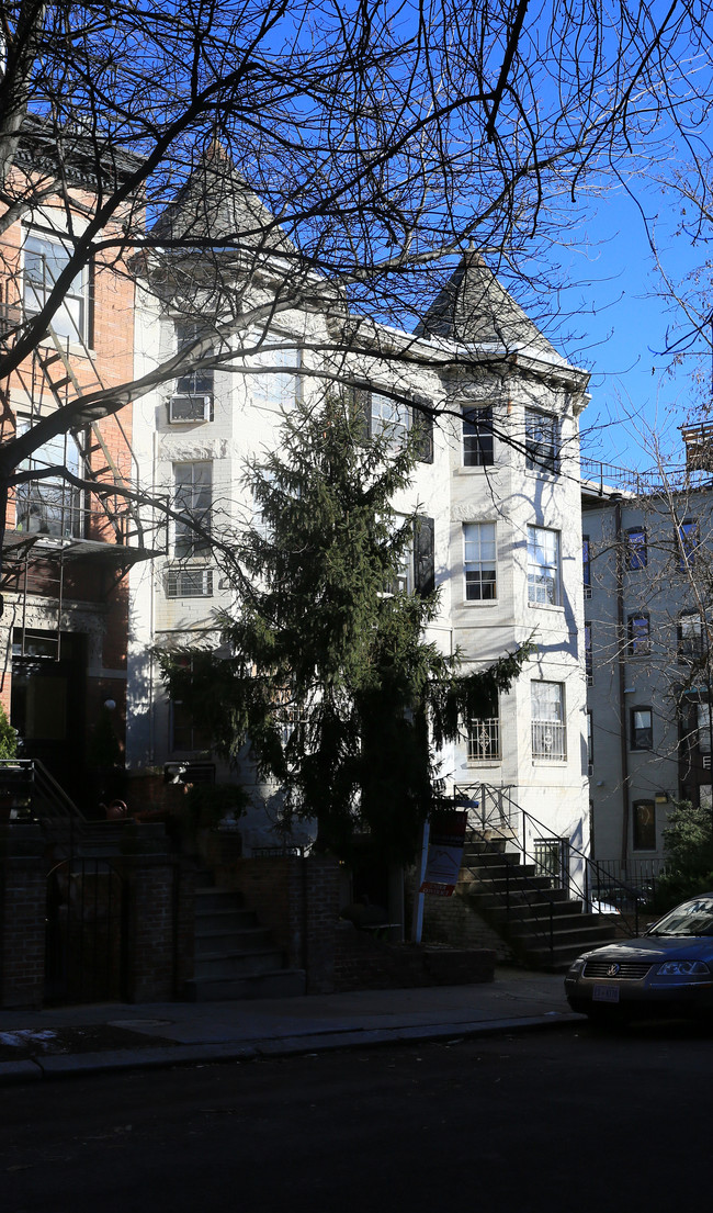 1811 Kalorama Rd NW in Washington, DC - Building Photo - Building Photo