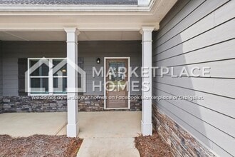 90 Hawthorn Ln in Covington, GA - Building Photo - Building Photo