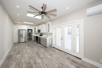 498 S Marengo Ave in Pasadena, CA - Foto de edificio - Building Photo