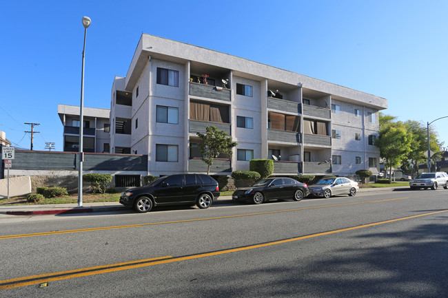 Belmont Plaza Apartment in Glendale, CA - Building Photo - Building Photo