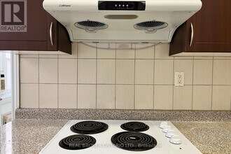 274 Coxwell Ave in Toronto, ON - Building Photo - Building Photo