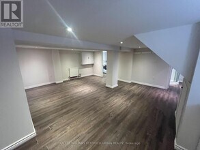 111 Clovelly Ave in Toronto, ON - Building Photo - Building Photo