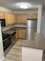 10765 Cleary Blvd, Unit 206 in Plantation, FL - Building Photo