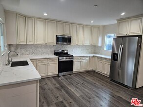 5062 CA-27 in Los Angeles, CA - Building Photo - Building Photo