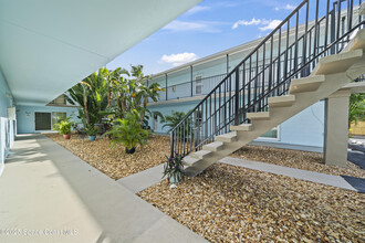 277 S Brevard Ave in Cocoa Beach, FL - Building Photo - Building Photo