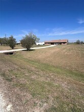 5931 Limmer Loop in Hutto, TX - Building Photo - Building Photo