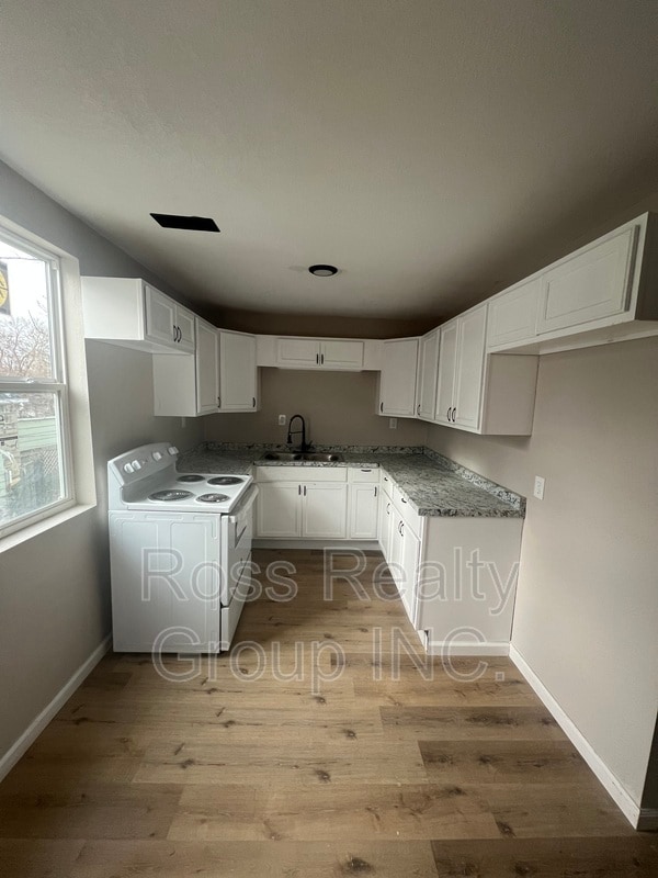 property at 1441 N Erie St