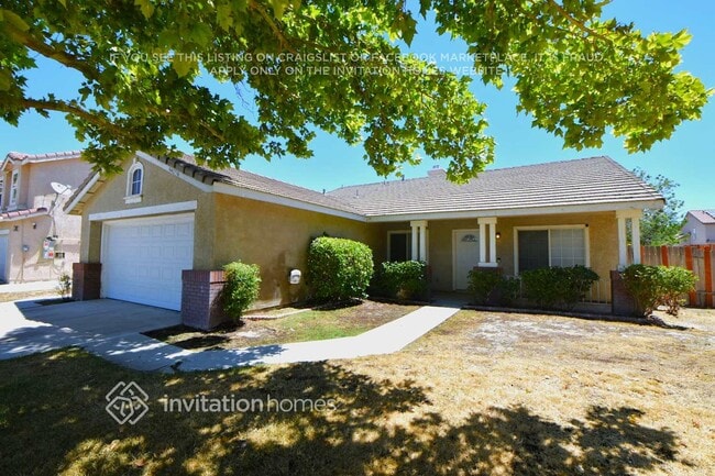 44056 Freer Way in Lancaster, CA - Foto de edificio - Building Photo