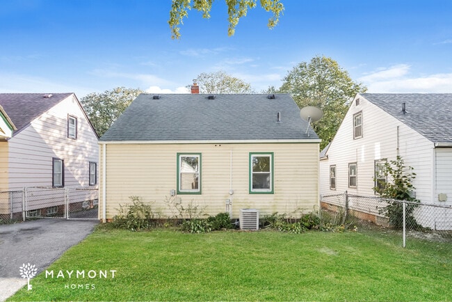 15507 Cloverside Ave in Cleveland, OH - Building Photo - Building Photo