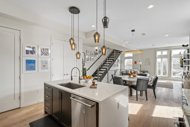 4001 W Conejos Pl in Denver, CO - Building Photo - Building Photo