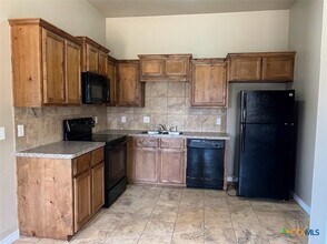 201 Sladecek Dr in Killeen, TX - Building Photo - Building Photo