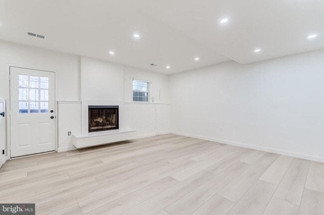 2362 Branleigh Park Ct in Reston, VA - Building Photo - Building Photo