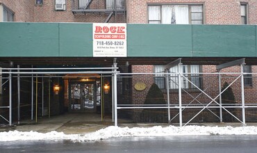 9747 Shore Rd in Brooklyn, NY - Foto de edificio - Building Photo