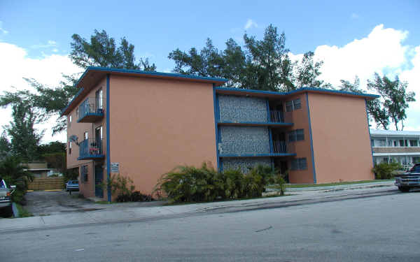 665 NE 25th St in Miami, FL - Foto de edificio