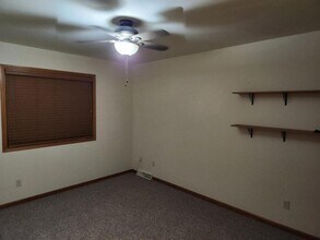 336 Woodridge Pl in Manitowoc, WI - Building Photo - Building Photo