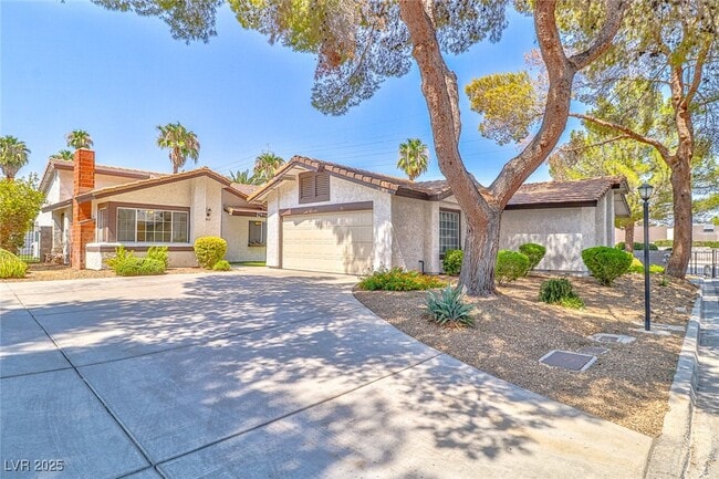 property at 4413 Live Oak Dr