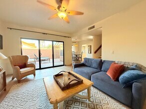 5640 E Bell Rd in Scottsdale, AZ - Building Photo - Building Photo