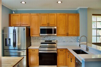 452 NE 2nd Ave in Fort Lauderdale, FL - Building Photo - Building Photo