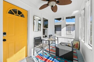 620 15th St N, Unit Front House in St. Petersburg, FL - Foto de edificio - Building Photo