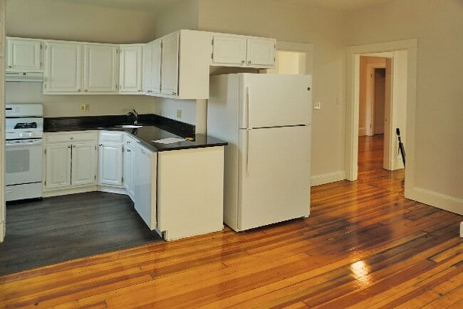 335 Beacon St in Somerville, MA - Building Photo - Building Photo