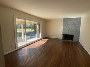 29606 Westbrook Pkwy in Southfield, MI - Building Photo - Building Photo