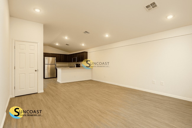 608 Skyline Blvd in Cape Coral, FL - Building Photo - Building Photo