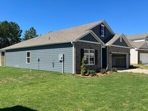 125 Cambridge Wy in Margaret, AL - Building Photo - Building Photo