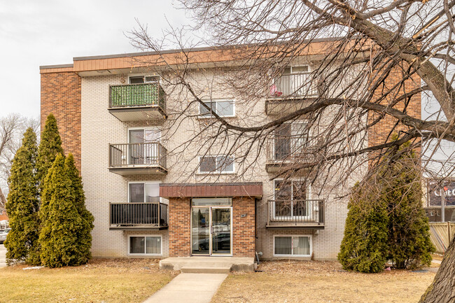 313A Cartier Boul O in Laval, QC - Building Photo - Building Photo