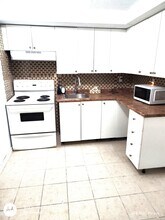 704 Windflower Crescent in Kitchener, ON - Building Photo - Building Photo