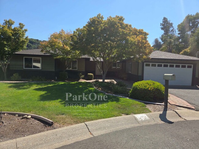 property at 5 Corte Holganza