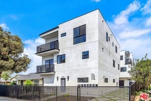 4701 Saturn St in Los Angeles, CA - Building Photo
