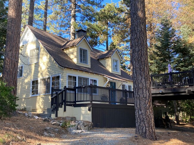 520 Millburn Rd in Lake Arrowhead, CA - Building Photo - Building Photo