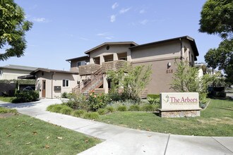 Avon Dakota (Phase I) in Anaheim, CA - Foto de edificio - Building Photo