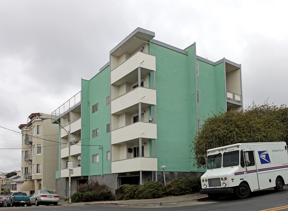 Barbara Terrance in Oakland, CA - Building Photo