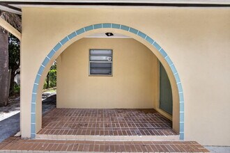 9484 Sun Ct in West Palm Beach, FL - Building Photo - Building Photo