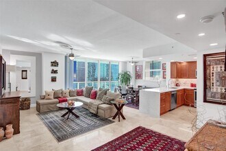 1250 S Miami Ave, Unit 2702 in Miami, FL - Building Photo - Building Photo