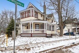 69 Williams St in Moncton, NB - Building Photo