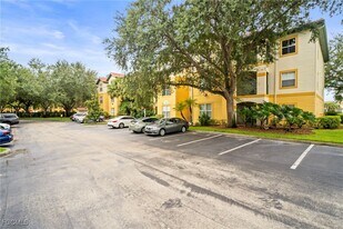 11550 Villa Grand in Ft. Myers, FL - Building Photo