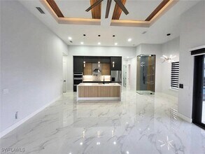 327 NE 9th Terrace in Cape Coral, FL - Building Photo - Building Photo