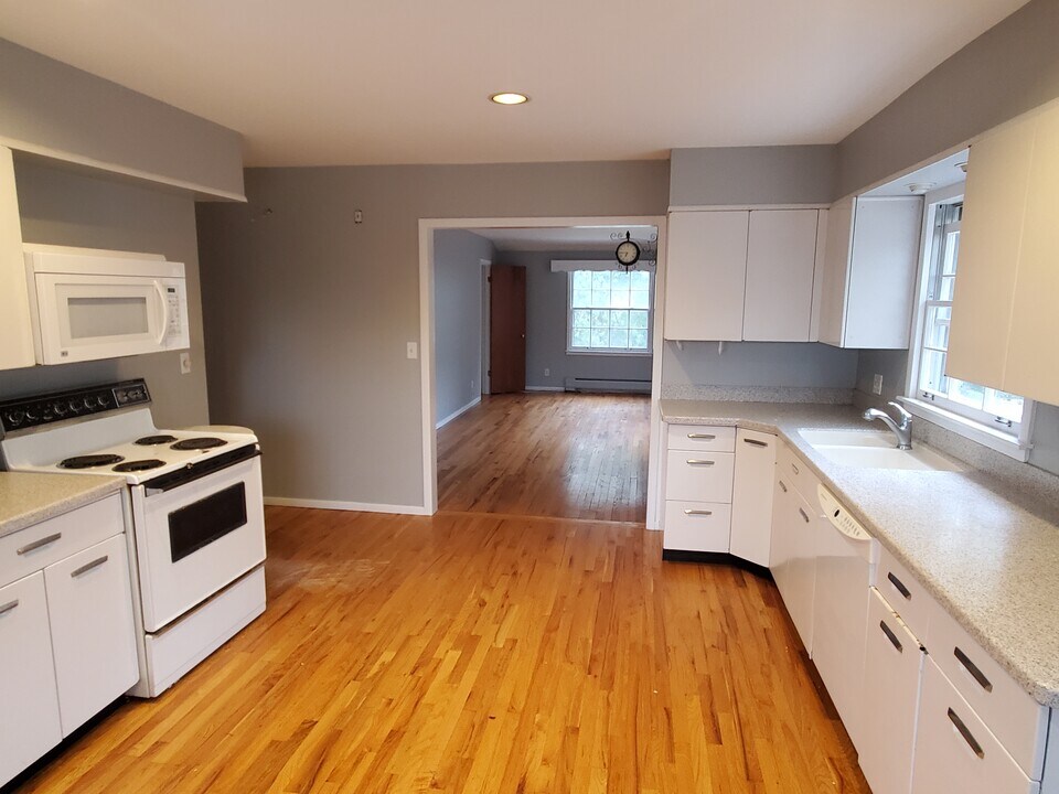 14 N 5th St, Unit Upper in Waterville, OH - Building Photo