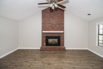 7352 Alexander Rd in Olive Branch, MS - Foto de edificio - Building Photo