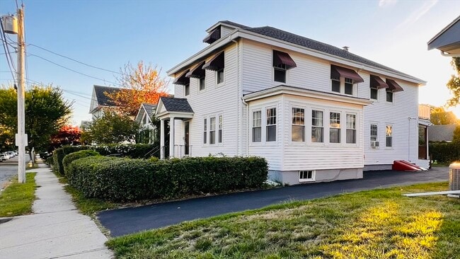 property at 164 E Elm Ave