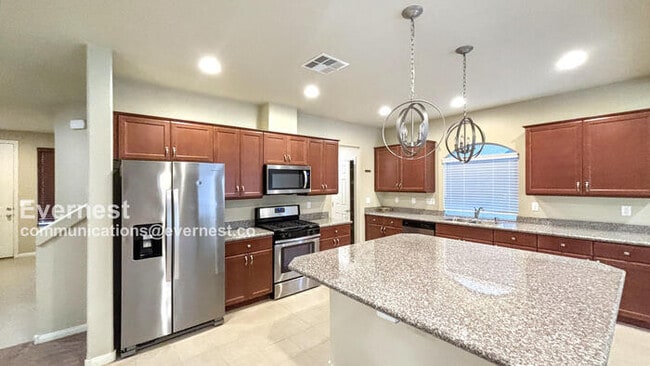 5650 Dancing Bee Ct in Las Vegas, NV - Building Photo - Building Photo