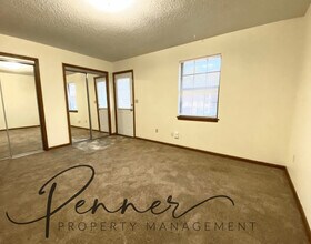 162 NW Zaun Ave in Blue Springs, MO - Building Photo - Building Photo