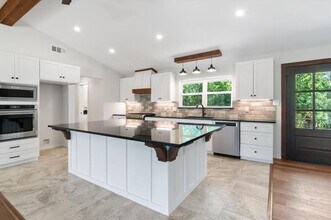 4107 Highland Rd in Melissa, TX - Foto de edificio - Building Photo