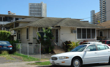 731 Paani St in Honolulu, HI - Building Photo - Building Photo