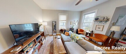 13 Pleasant St, Unit 2 in Cambridge, MA - Foto de edificio - Building Photo