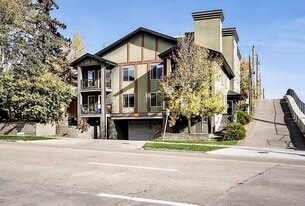 24 Mission Rd SW in Calgary, AB - Building Photo