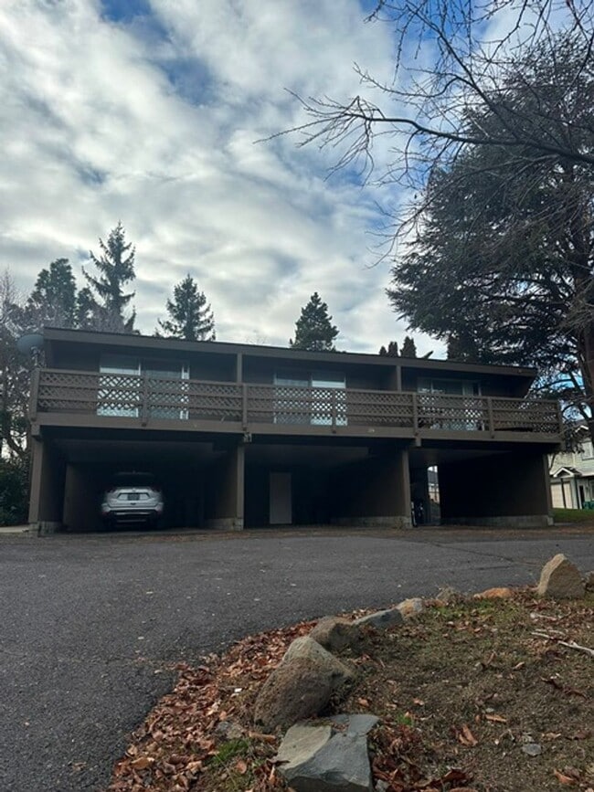 property at 774 W Oregon Ave